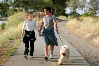 When frequent pains in the back, it is necessary to replace the active sports, walks in the open air